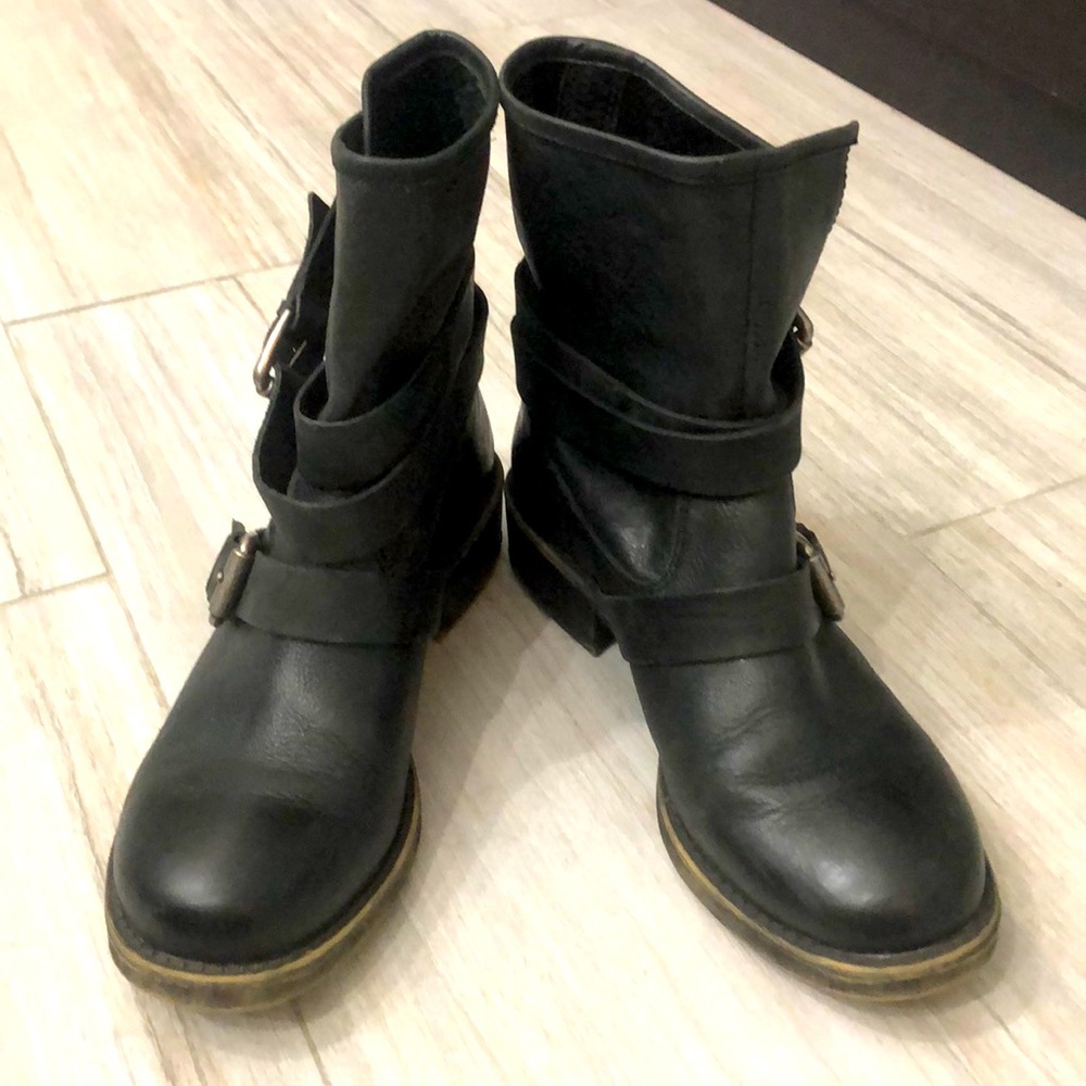 Lucky Brand Dallis Moto buckle boots